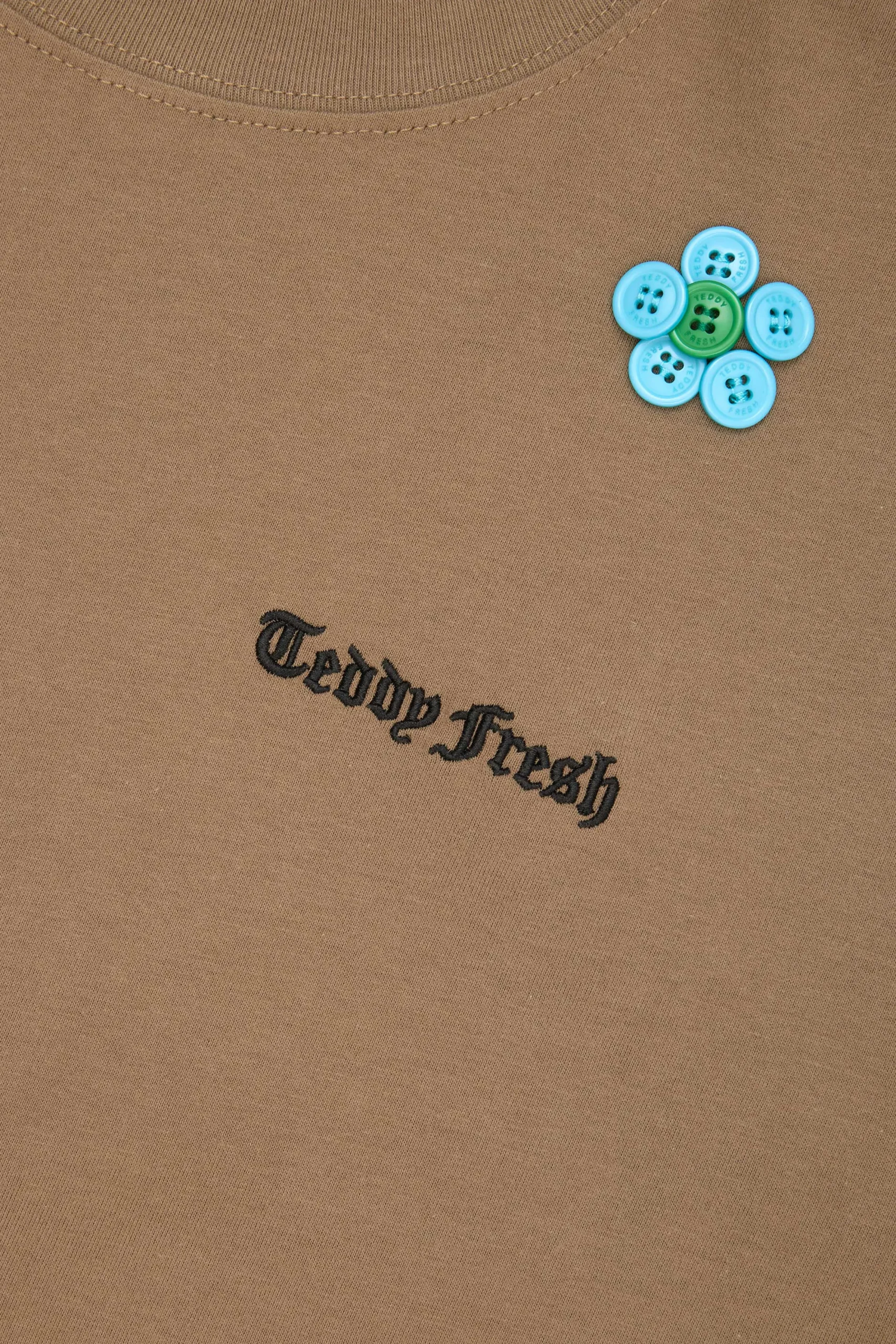 Button Flowers Tee-Teddy Fresh Best